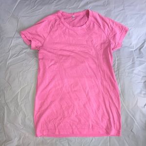 Lululemon T-shirt